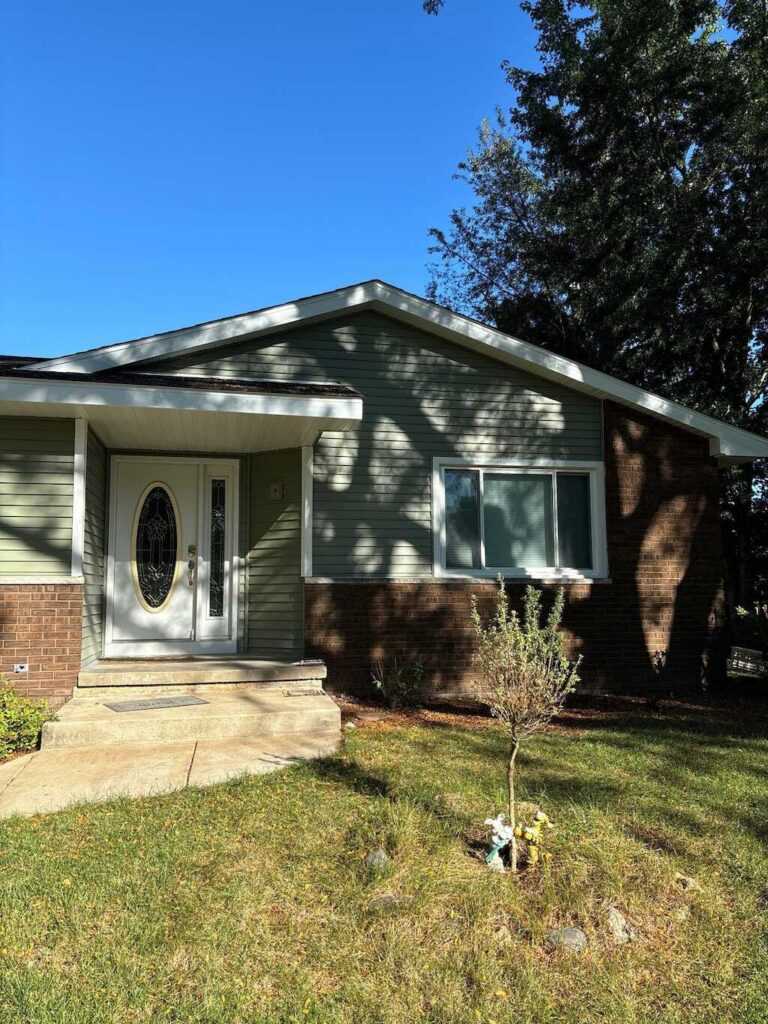 Vinyl Siding and roof repair in Waunakee, WI