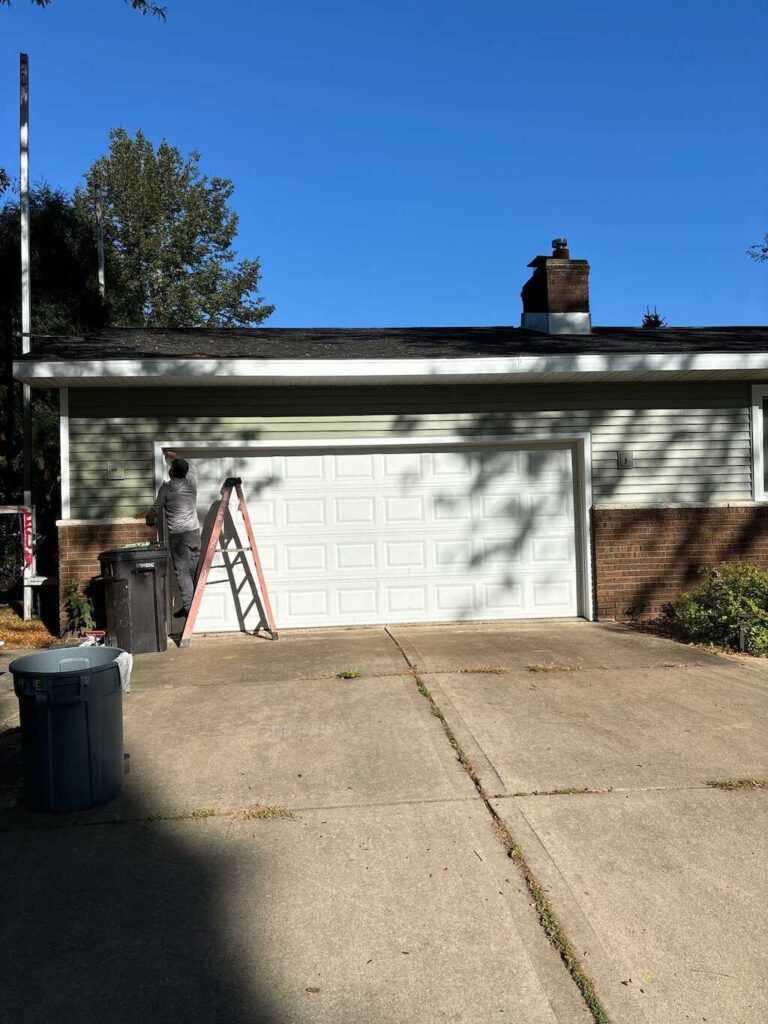 Vinyl Siding and roof repair in Waunakee, WI