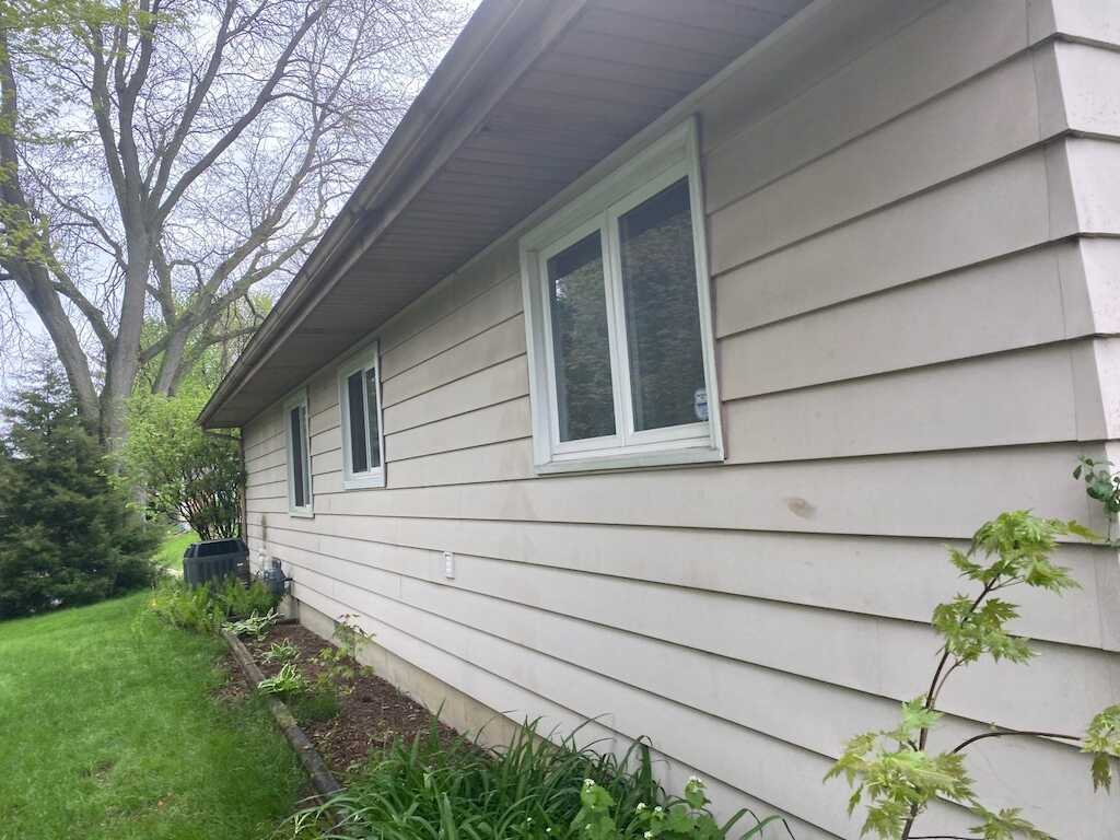 Vinyl Siding and roof repair in Waunakee, WI